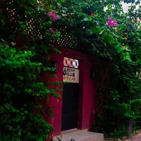 O Petit Club Africain Dakar Bed & Breakfast Exterior foto